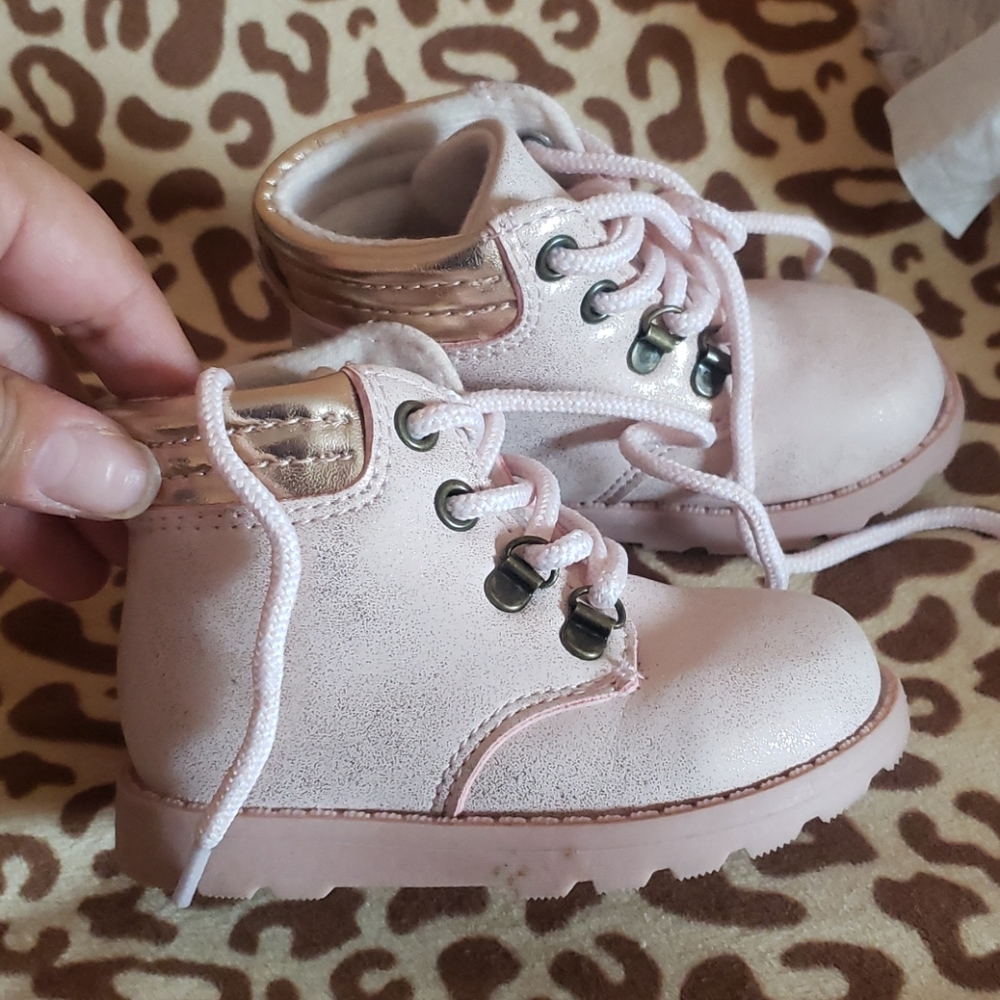 Toddler blush boots
